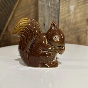 Vintage Gibson Ceramic Brown Squirrel Glossy Napkin/Letter Holder Kitchen